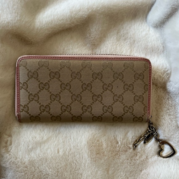 Gucci Handbags - Gucci Beige and pink wallet